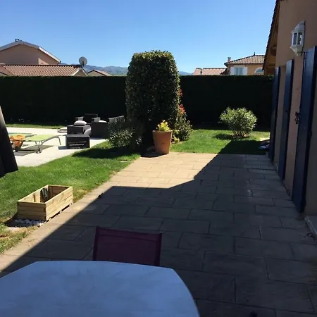 Maison Avec Jardin, Grande Piscine